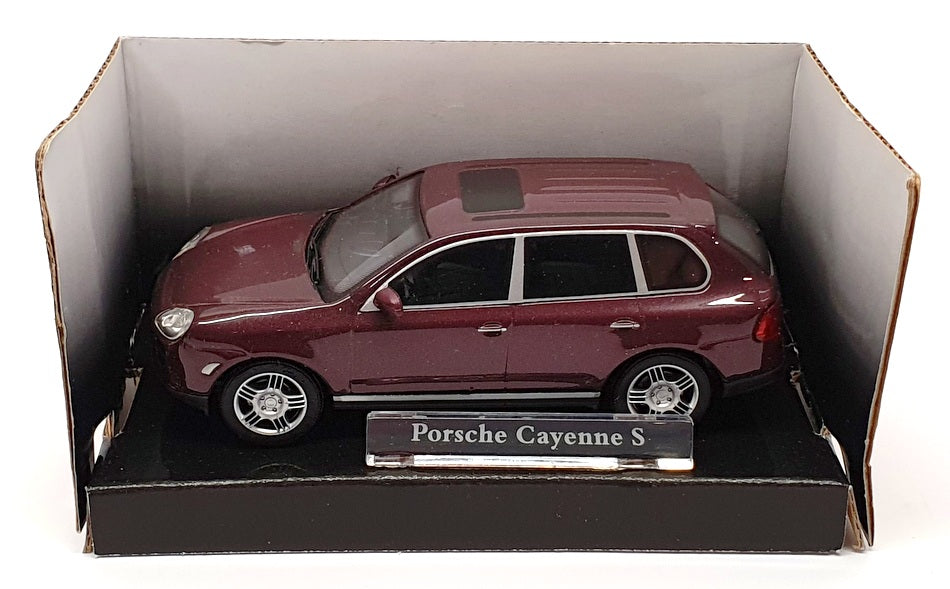 Cararama 1/43 Scale Diecast 02303 - Porsche Cayenne S - Magnolia