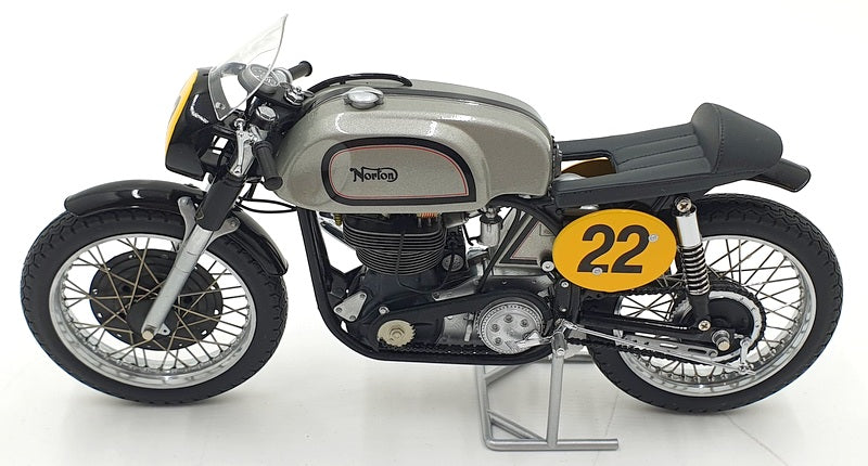 Minichamps 1/12 Scale Diecast 122 132400 - Norton Manx Ray Petty 1960