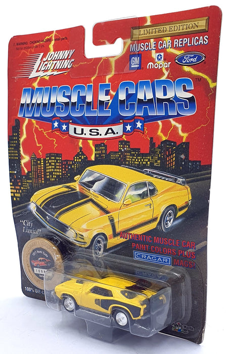 Johnny Lightning 1/64 Scale 200-200 Muscle Cars USA - 1971 Plymouth "Hemi Cuda"