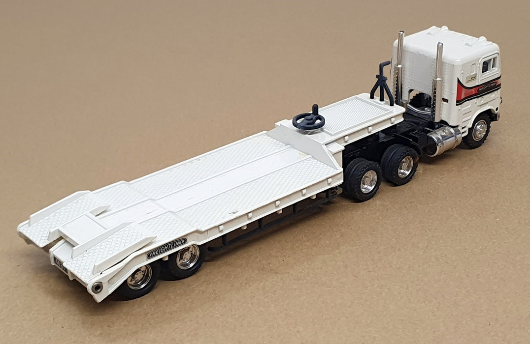 Shinsei 1/53 Scale 631 - Freightliner Truck With Low Loader Trailer - White