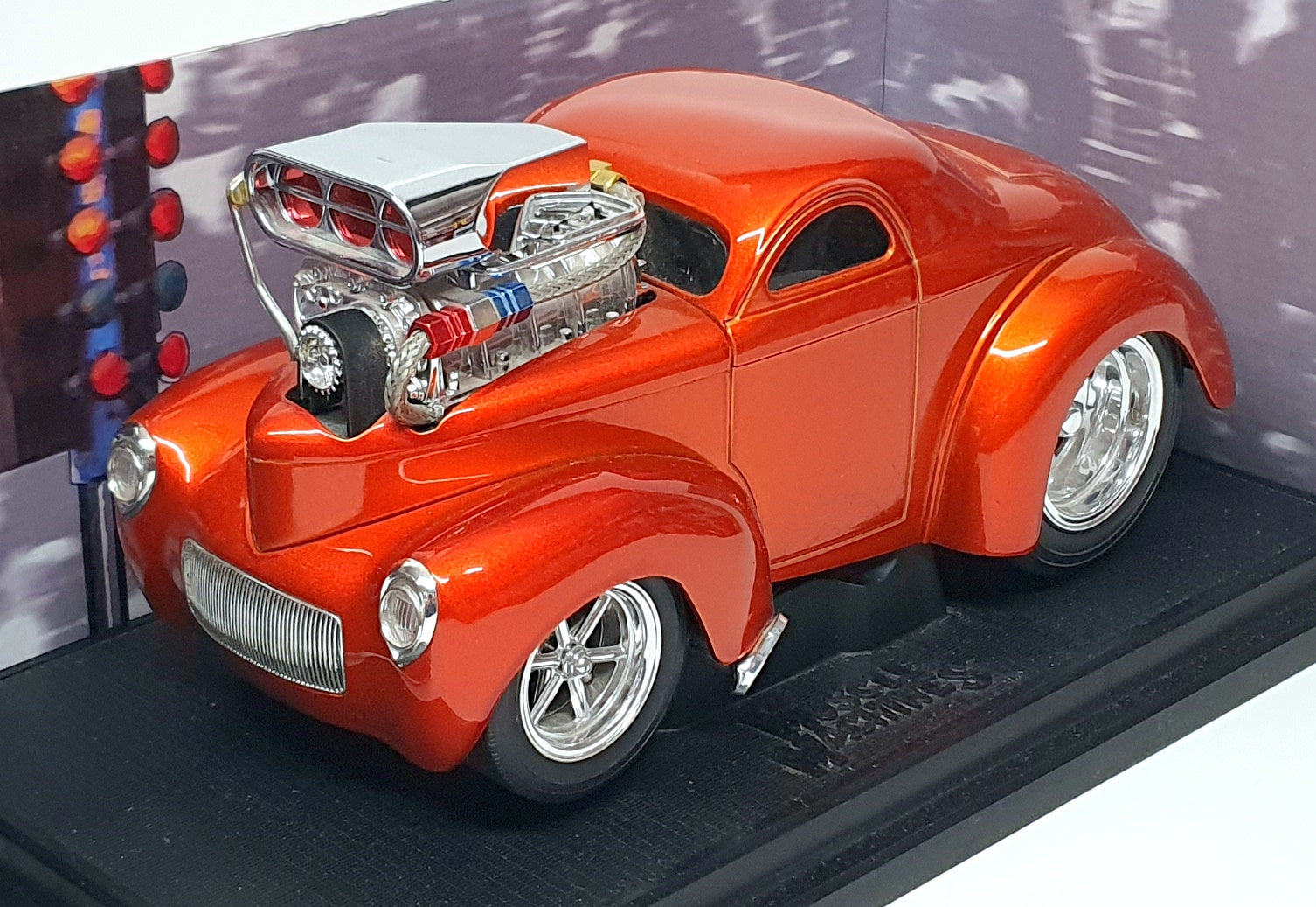 Muscle Machines 1/18 Scale 71166 - 1941 Willys Coupe - Met. Dk. Orange