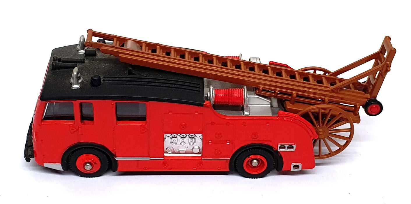 Road Champs 1/76 Scale DG223000 - Dennis Fire Engine - Red/Black