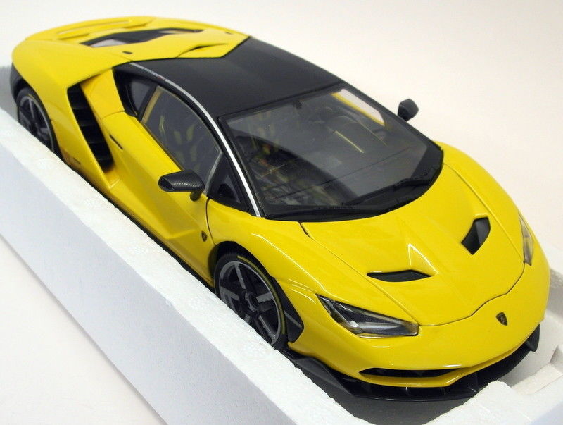 Maisto 1/18 Scale Diecast 38136 - Lamborghini Centenario - Yellow