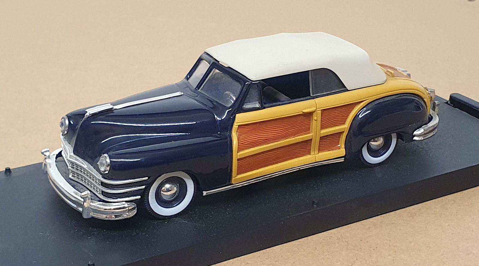 Vitesse 1/43 Scale 491 Chrysler Town & Country Closed Cabriolet - Dk. Blue