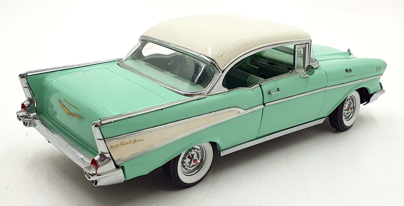 Ertl 1/18 Scale Diecast DC291025A - 1957 Chevrolet Bel Air - Green/White