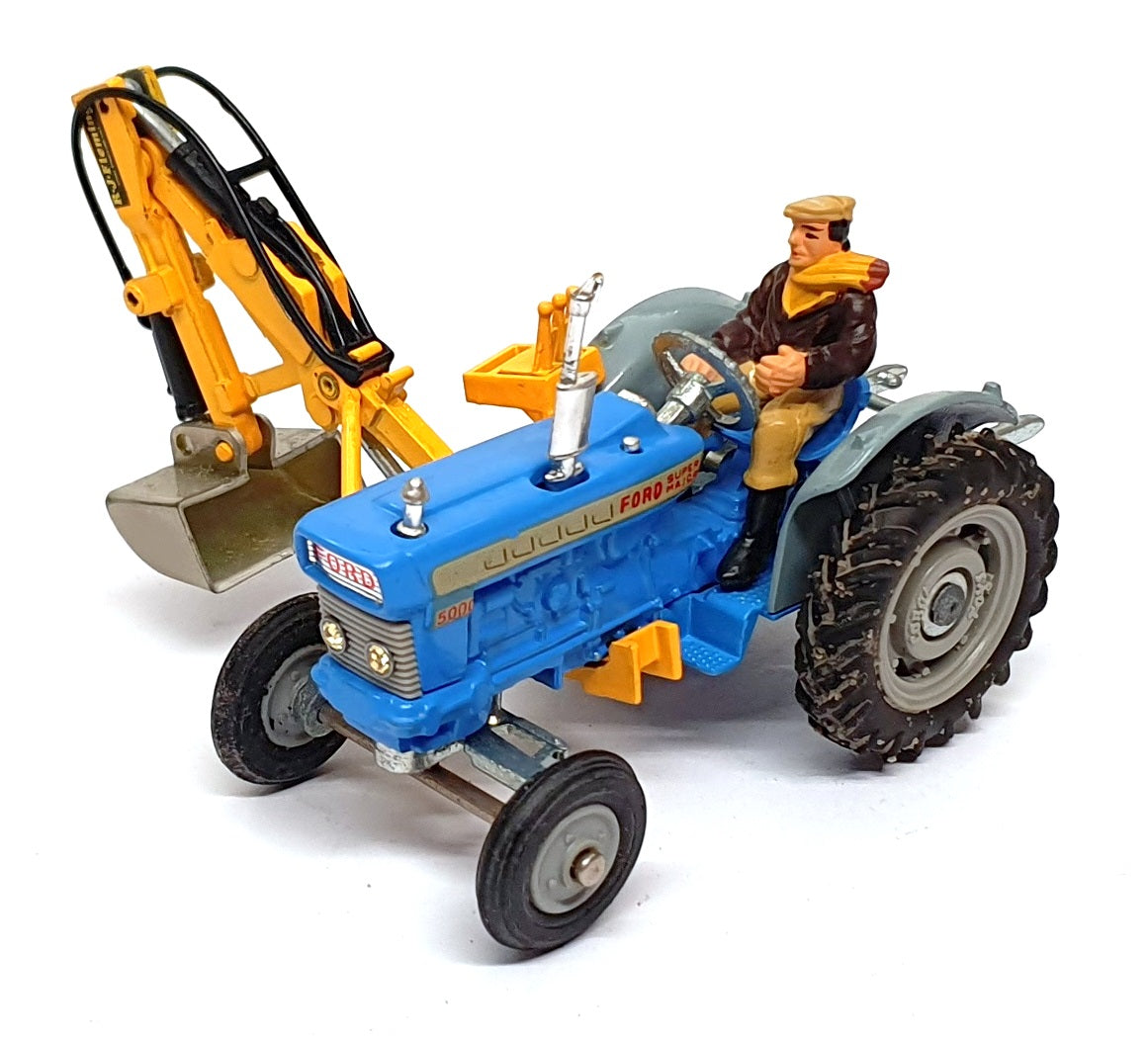 Corgi Original Diecast 74 - Ford 5000 Super Major Tractor With Hydraulic Scoop