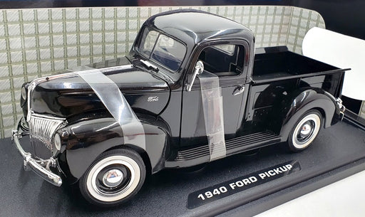 Motor Max 1/18 Scale Diecast 73170 - 1940 Ford Pickup - Black