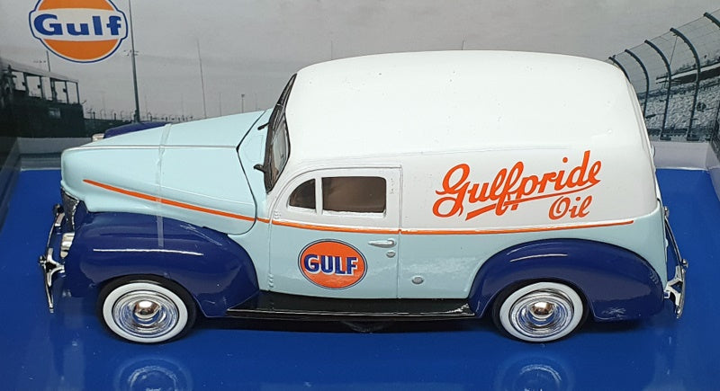 Motor Max 1/24 Scale 79661 - 1940 Ford Sedan Van (Gulf) Lt Blue/Blue/White