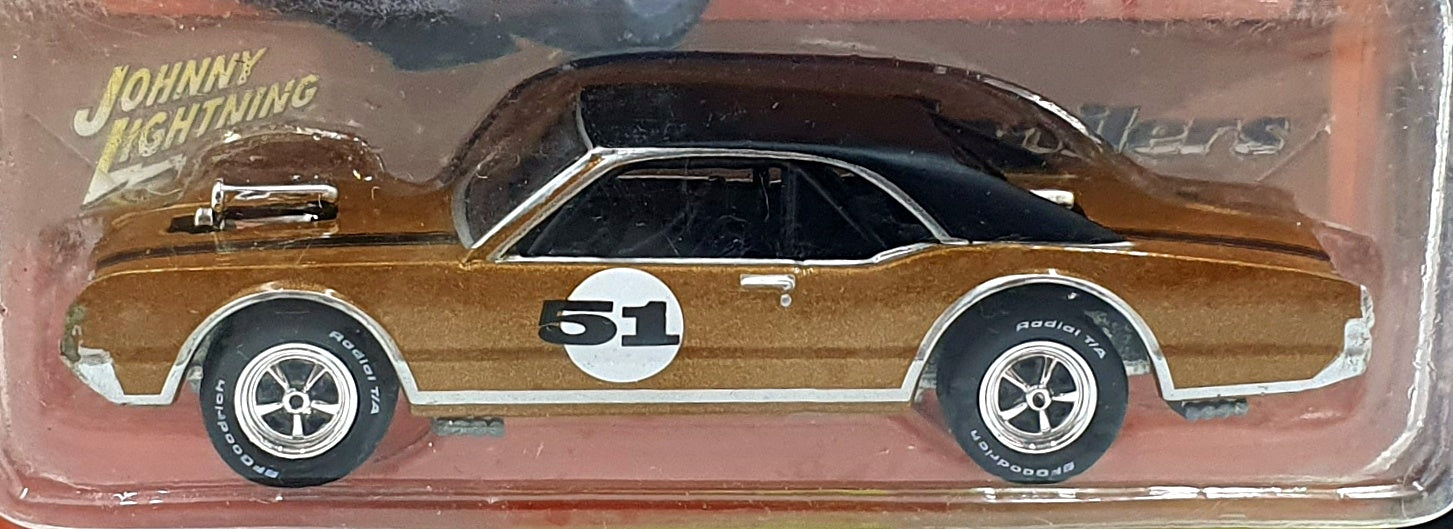 Johnny Lightning 1/64 Scale JLSF013 1967 Custom Oldsmobile Cutlass #51 Met. Gold