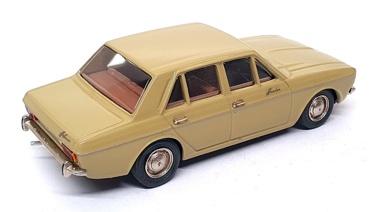 Abbey Classics 1/43 Scale AC11 - Hillman Hunter Mk2 Saloon - Shore Beige