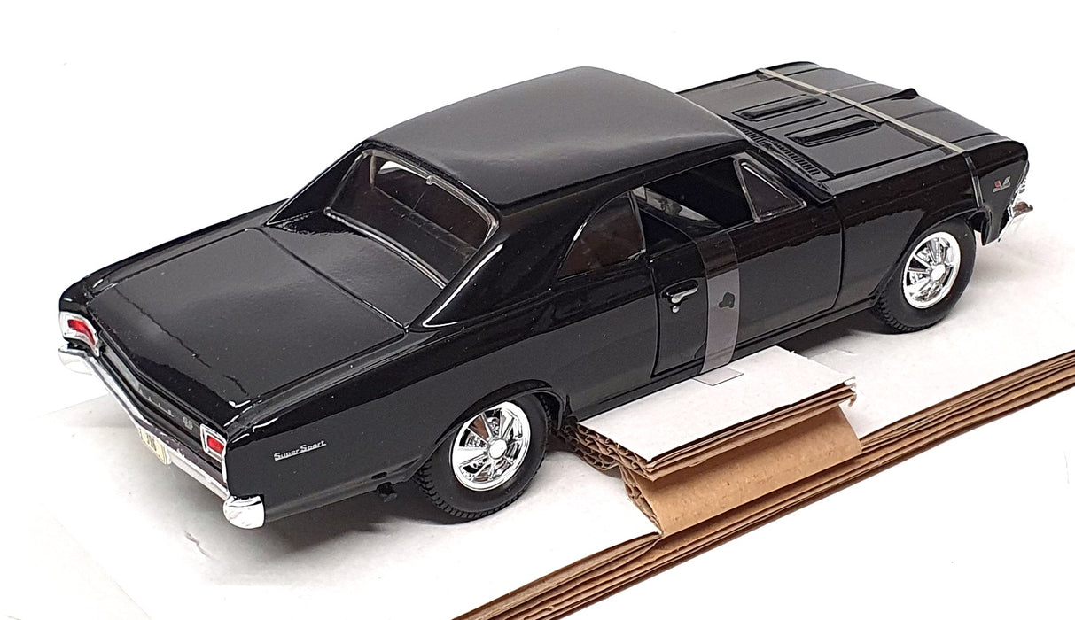 Maisto 1/24 Scale 31960 - 1966 Chevrolet Chevelle SS396 - Black