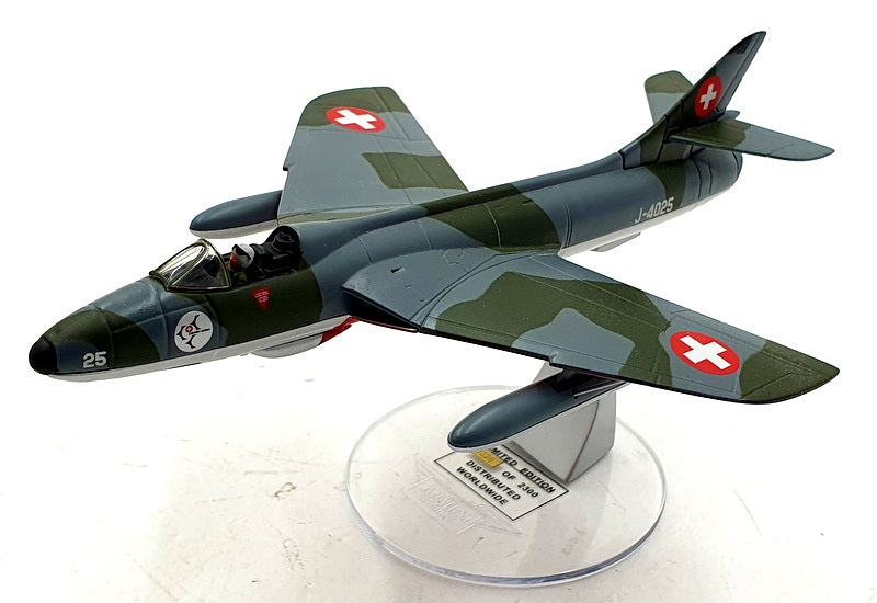 Corgi 1/72 Scale AA32708 - Hawker Hunter F.MK58A J4025 Swiss AF 1993
