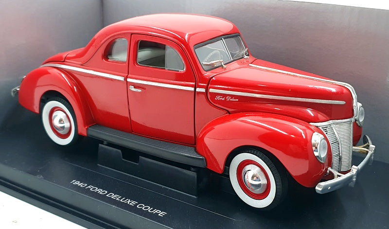 Eagle Universal Hobbies 1/18 Scale 38020 - 1940 Ford Deluxe Coupe - Red