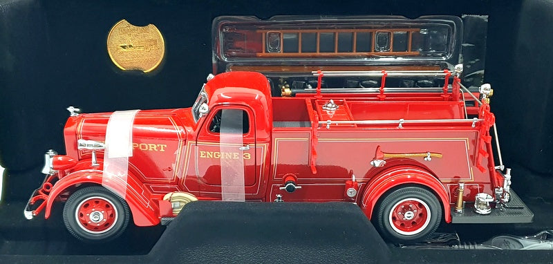 Road Signature 1/24 Scale 20148 - 1939 American LaFrance B550RC - Red
