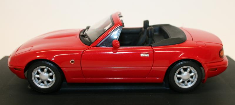 Gate 1/18 Scale Diecast 01012 - Mazda MX5 MK1 RHD - Classic Red