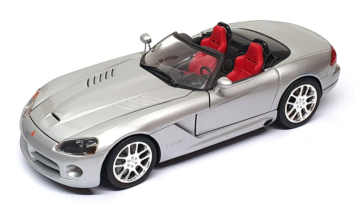Hot Wheels 1/18 Scale Diecast 26725R - Dodge Viper Roadster - Silver