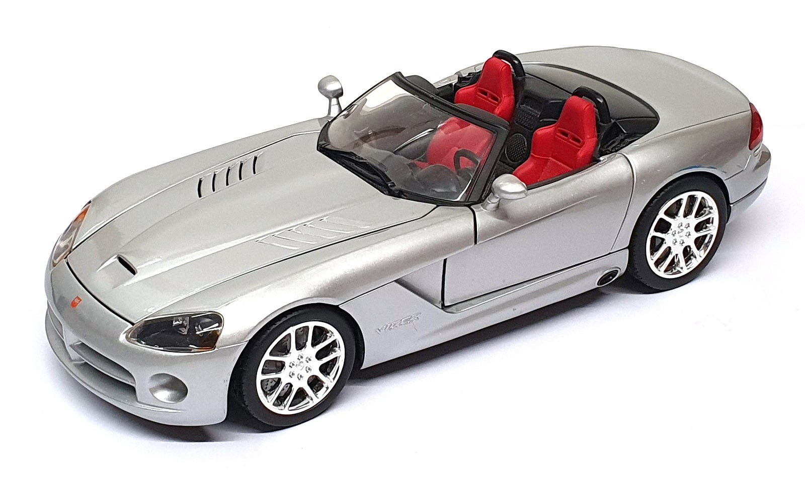 Hot Wheels 1/18 Scale Diecast 26725R - Dodge Viper Roadster - Silver