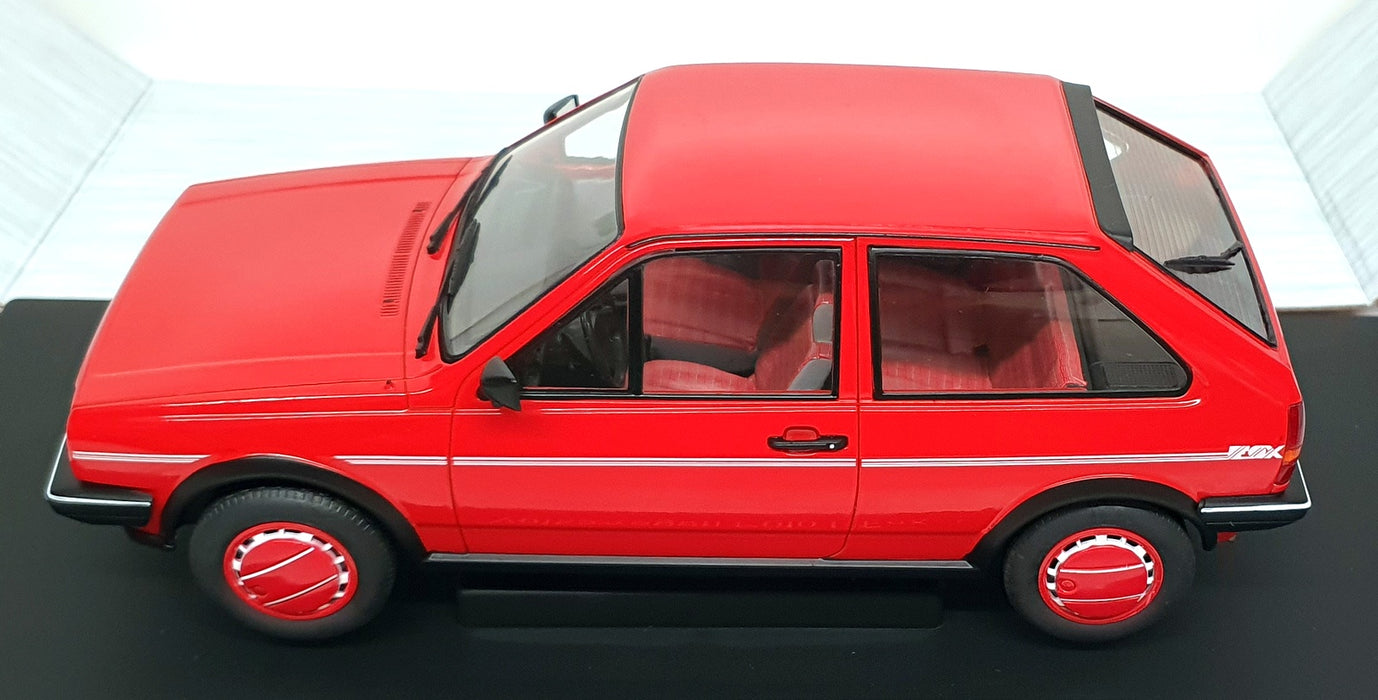 MCG 1/18 Scale Diecast MCG18523 - Volkswagen Polo II Fox - Red