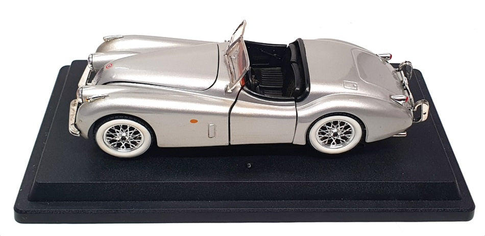 Burago 1/24 Scale 18-22018 - Jaguar XK120 Roadster - Silver