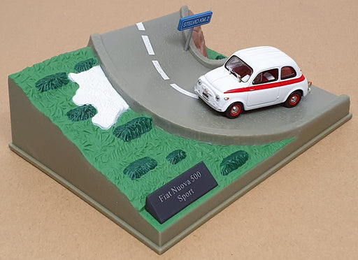 Universal Hobbies 1/43 Scale UH02D - Fiat Nuova 500 Sport Diorama - White/Red