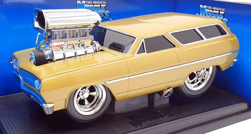 Muscle Machines 1/18 Scale Model 71165 - 1965 Chevrolet Chevelle Wagon - Gold