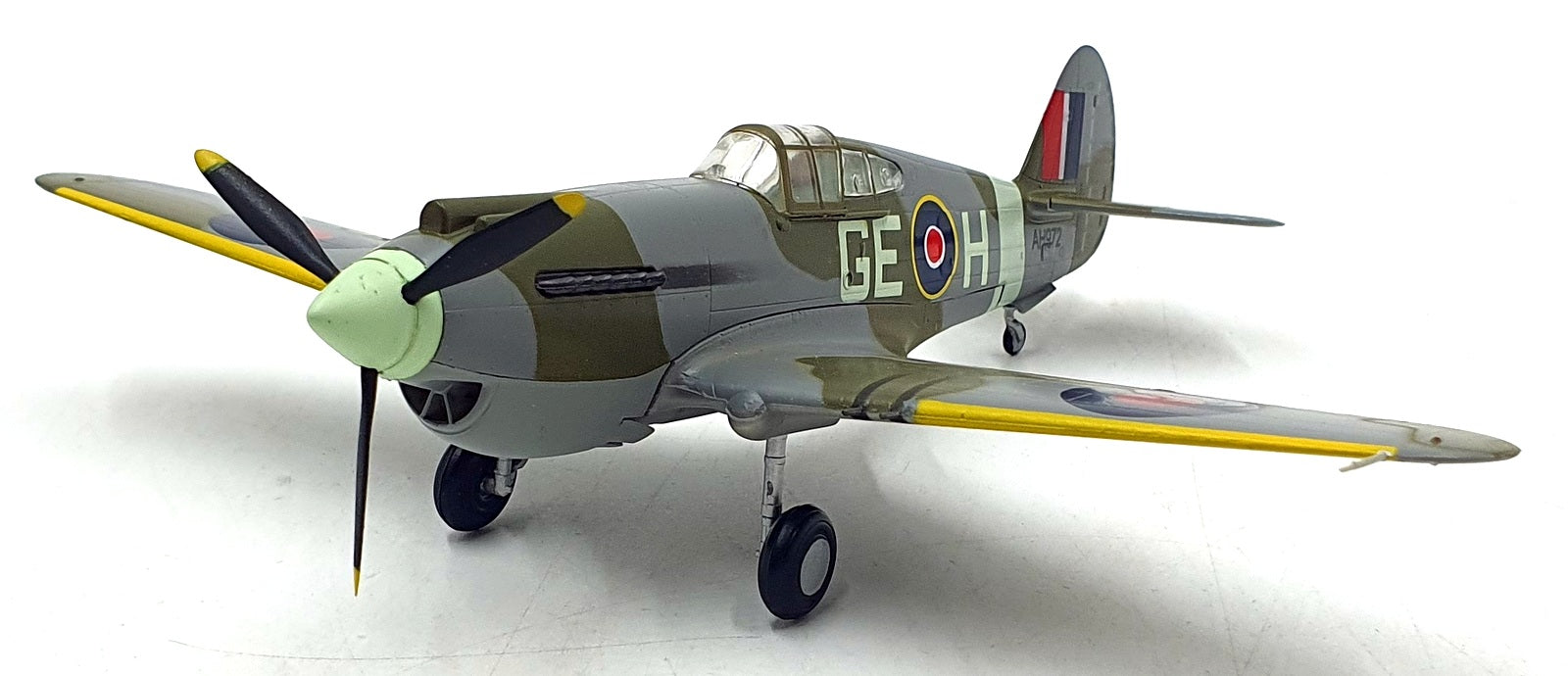 Easy Model 1/72 Scale 37207 P-40B/C "Warhawk" RAF 349 Sqn Africa 1943