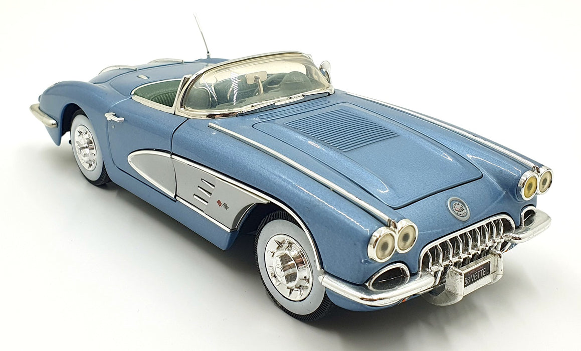 Motor Max 1/18 Scale Diecast 14126Q - 1958 Chevrolet Corvette -Blue/Silver
