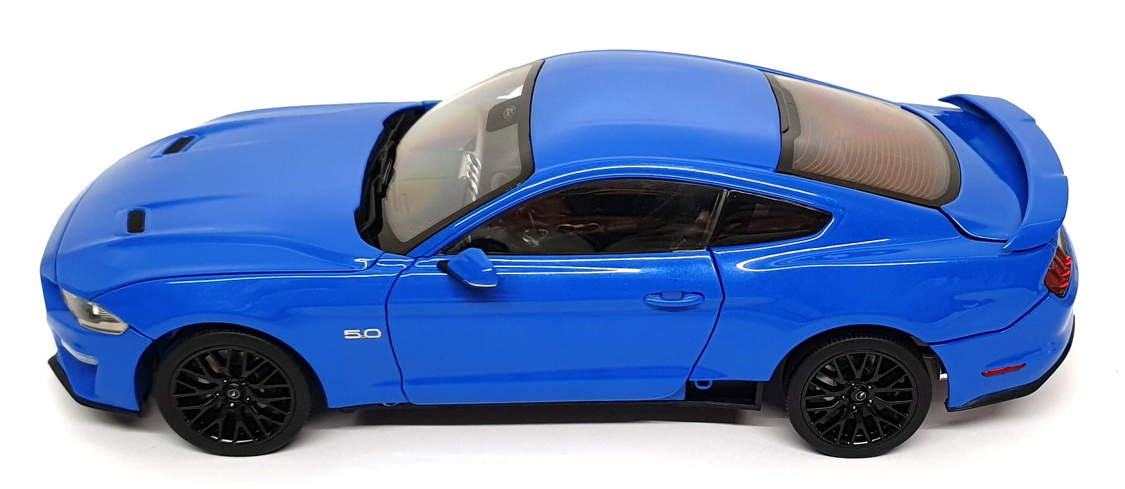 Diecast Masters 1/18 Scale 61003 - 2019 Ford Mustang LHD - Kona Blue