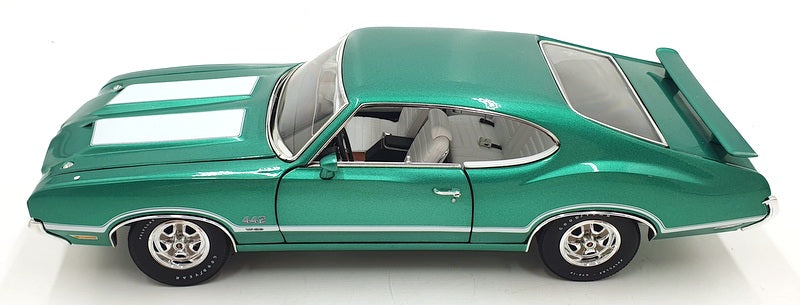 ACME Models 1/18 Scale A1805602 - 1972 Oldsmobile 442 W30 - Green