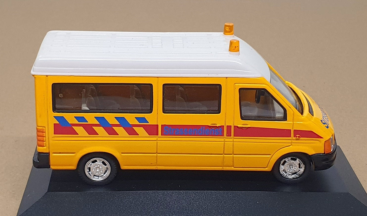 Altaya 1/43 Scale VW8506 - Volkswagen Minibus Strassendienst - Yellow/White