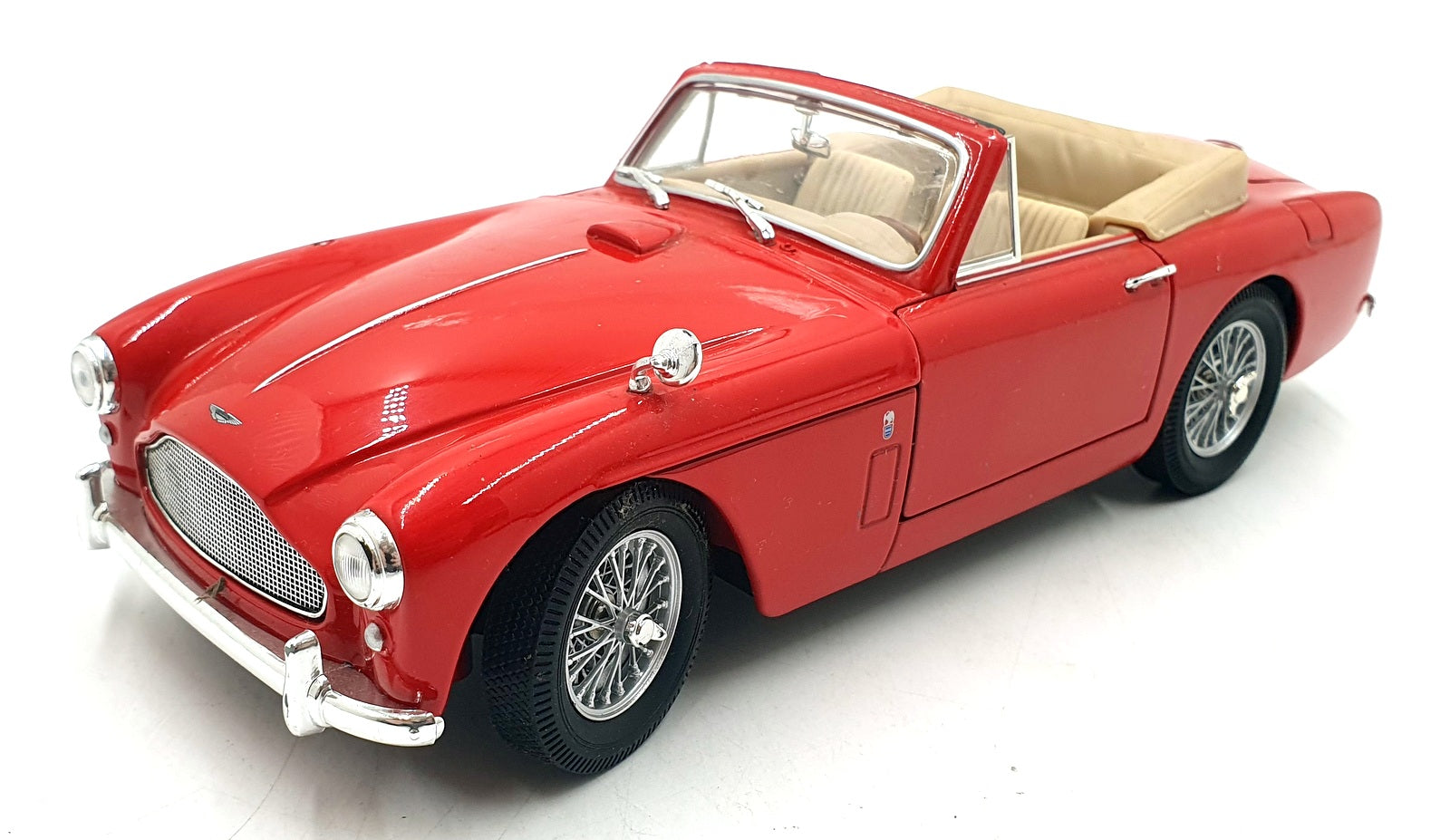 Road Signature 1/18 Scale Diecast 22426N - Aston Martin DB2-4 Mark III - Red