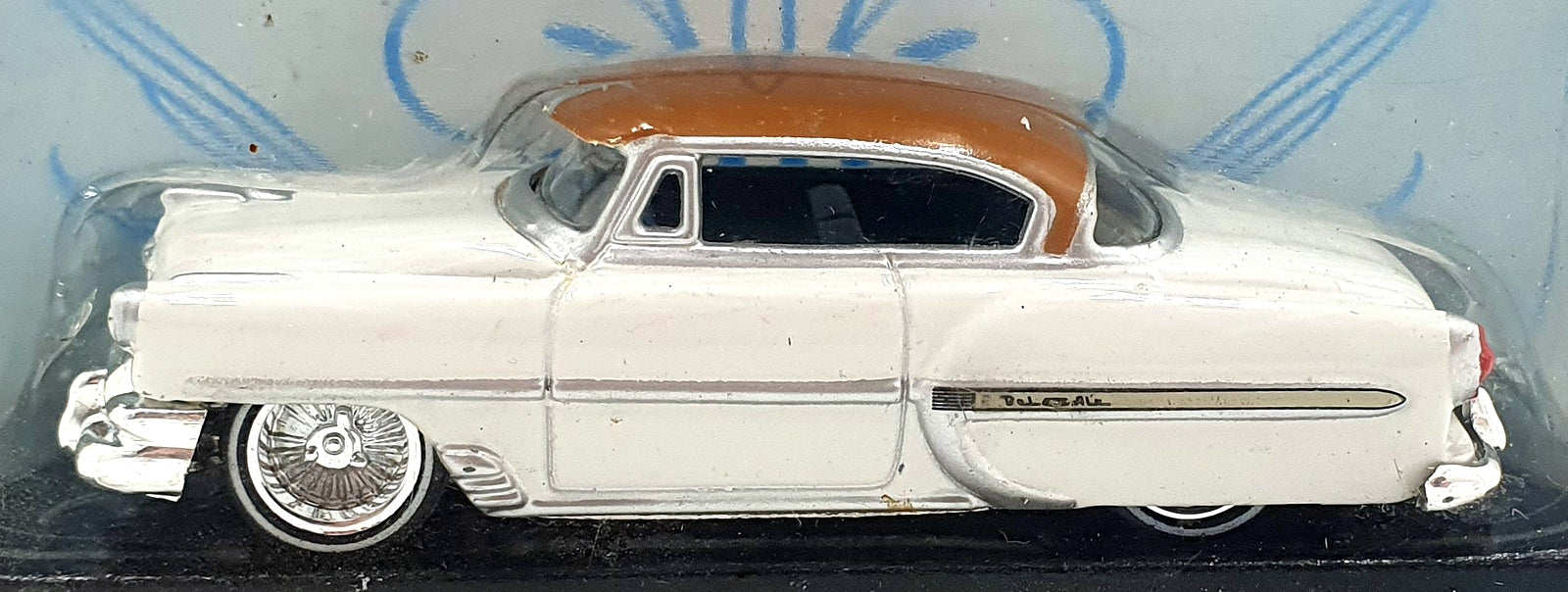 Jada1/64 Scale Diecast 12121 - 1953 Chevrolet Bel Air - White/Tan