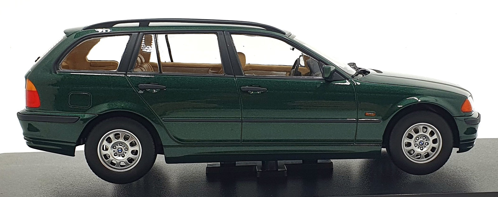 KK Scale 1/18 Scale KKDC181466 - 1999 BMW 3-Series E46 Touring - Green