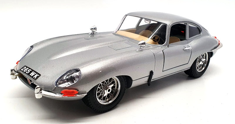Burago 1/18 Scale Diecast 3038 - 1961 Jaguar E Coupe - Silver