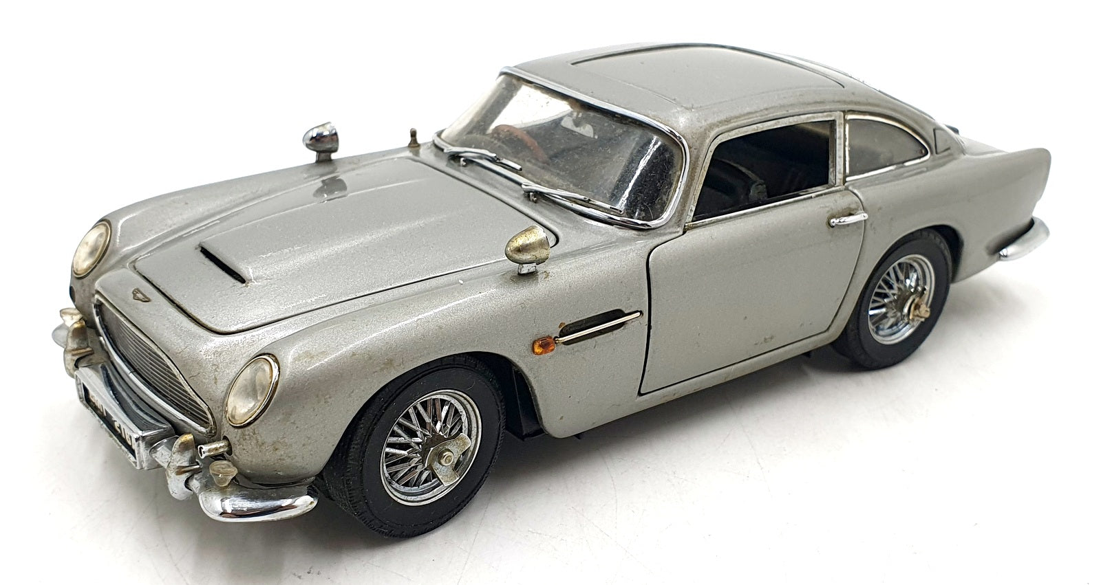 Danbury Mint 1/24 Scale Diecast DB5007 - Aston Martin DB5 James Bond 007 Silver