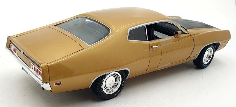 Auto World 1/18 Scale Diecast AMM1039/06 - 1970 Ford Torino Cobra Gold