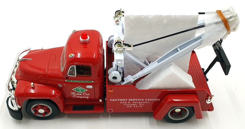 First Gear 1/34 Scale 19-1882 1955 Diamond T Tow Truck Diamond T Service