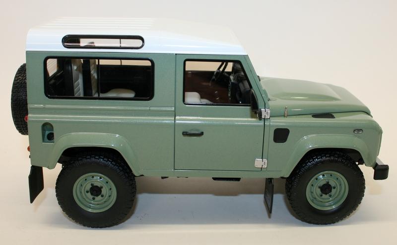 Almost Real 1/18 Scale Diecast 810204 - Land Rover Defender 90 Heritage Edit