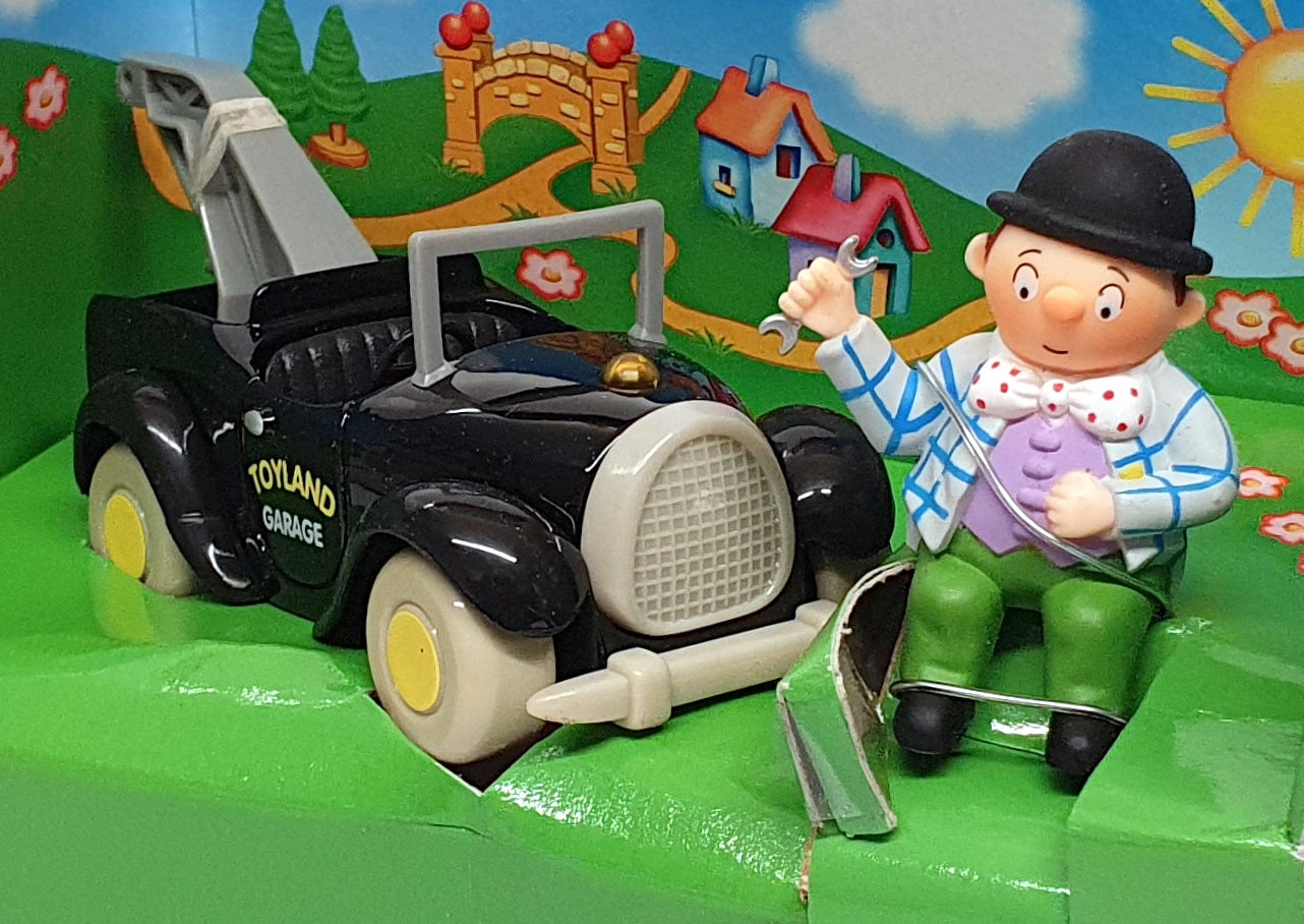 Corgi Noddy In Toyland 69002 - Mr. Sparks Tow Truck With Figure