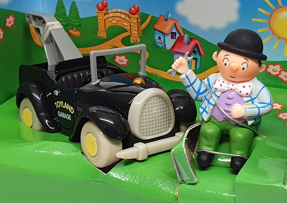 Corgi Noddy In Toyland 69002 - Mr. Sparks Tow Truck With Figure