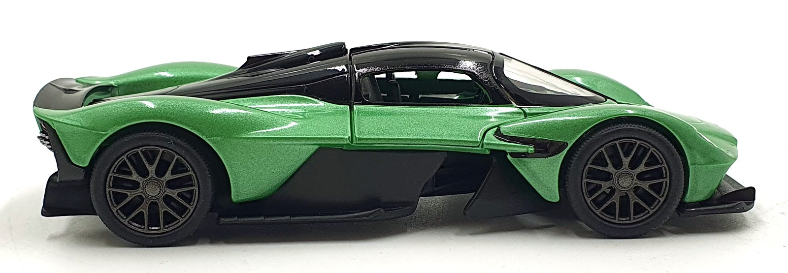 Kinsmart 1/36 Scale Pull Back & Go TY4257 - Aston Martin Valkyrie - Green