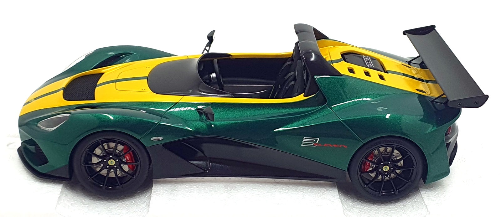 Autoart 1/18 Scale Diecast 75392 - Lotus 3-Eleven - Metallic Green/Yellow