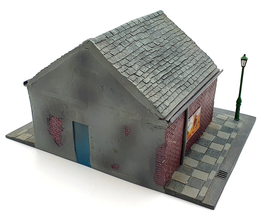 Corgi 1/36 Scale CC82258 - Mini Cooper Rob Stacey Garage Workshop Diorama