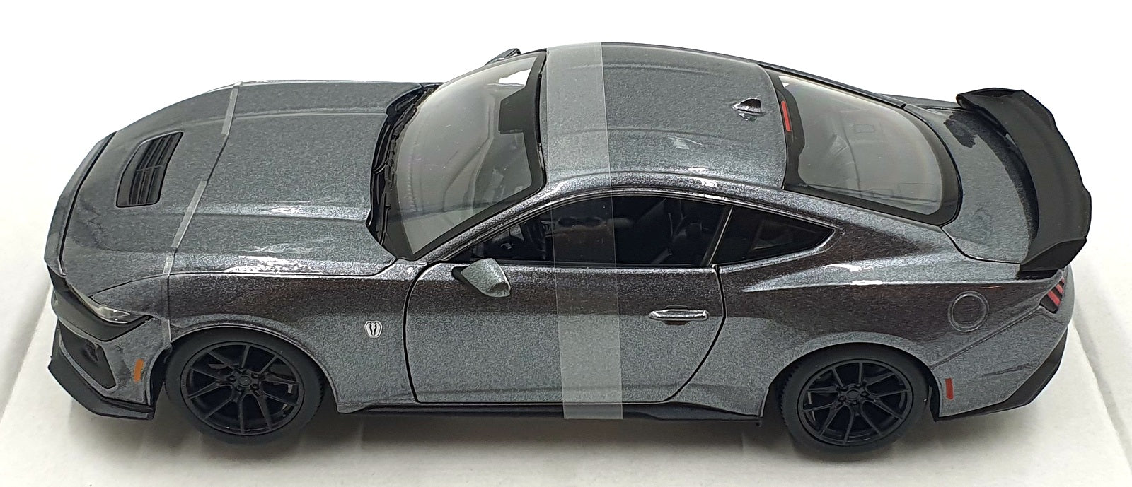 Maisto 1/24 Scale Diecast 32925 - 2024 Ford Mustang Dark Horse - Dark Grey