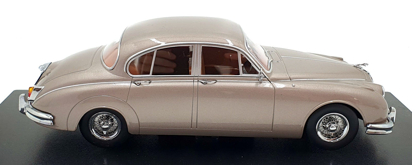 KK 1/18 Scale KKDC181012 - 1959 Jaguar MK II 3.8 RHD - Pearl Silver