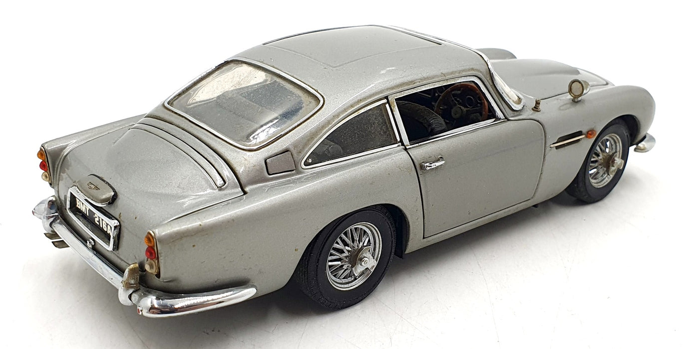 Danbury Mint 1/24 Scale Diecast DB5007 - Aston Martin DB5 James Bond 007 Silver
