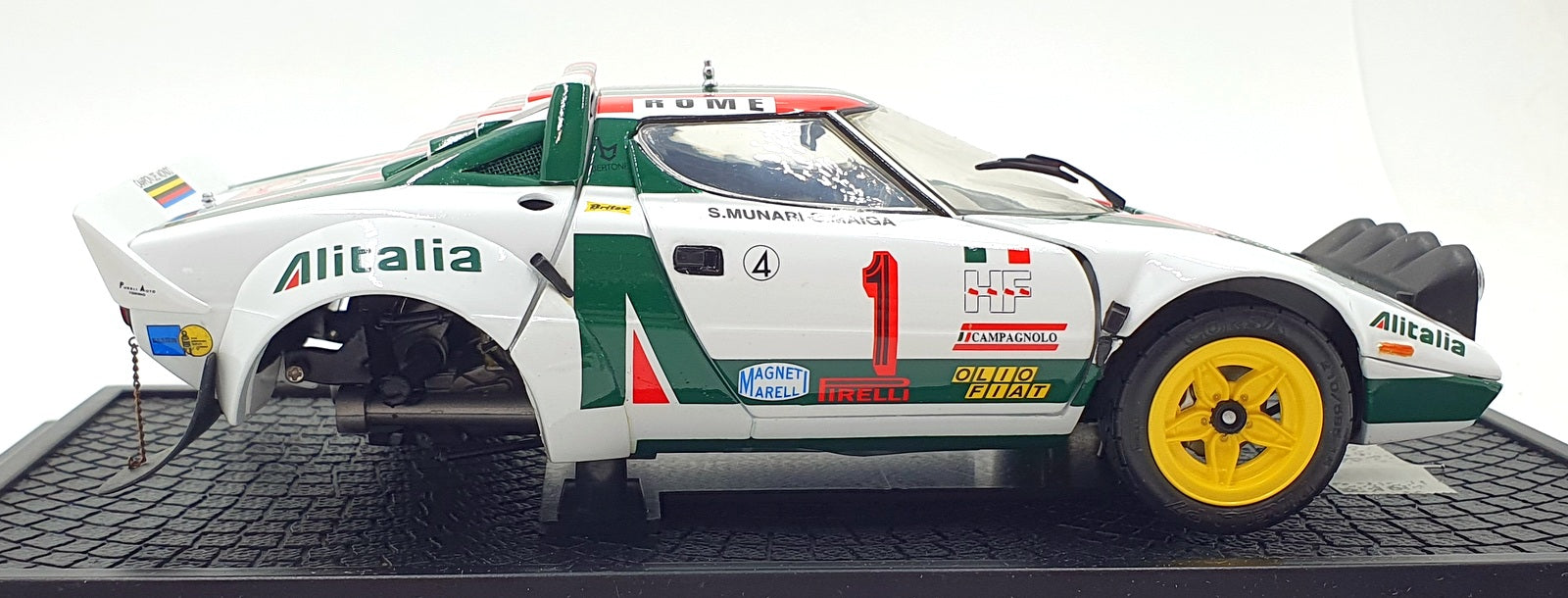 Kyosho 1/18 Scale 08132A - Lancia Stratos HF Rally 1977 Monte Carlo