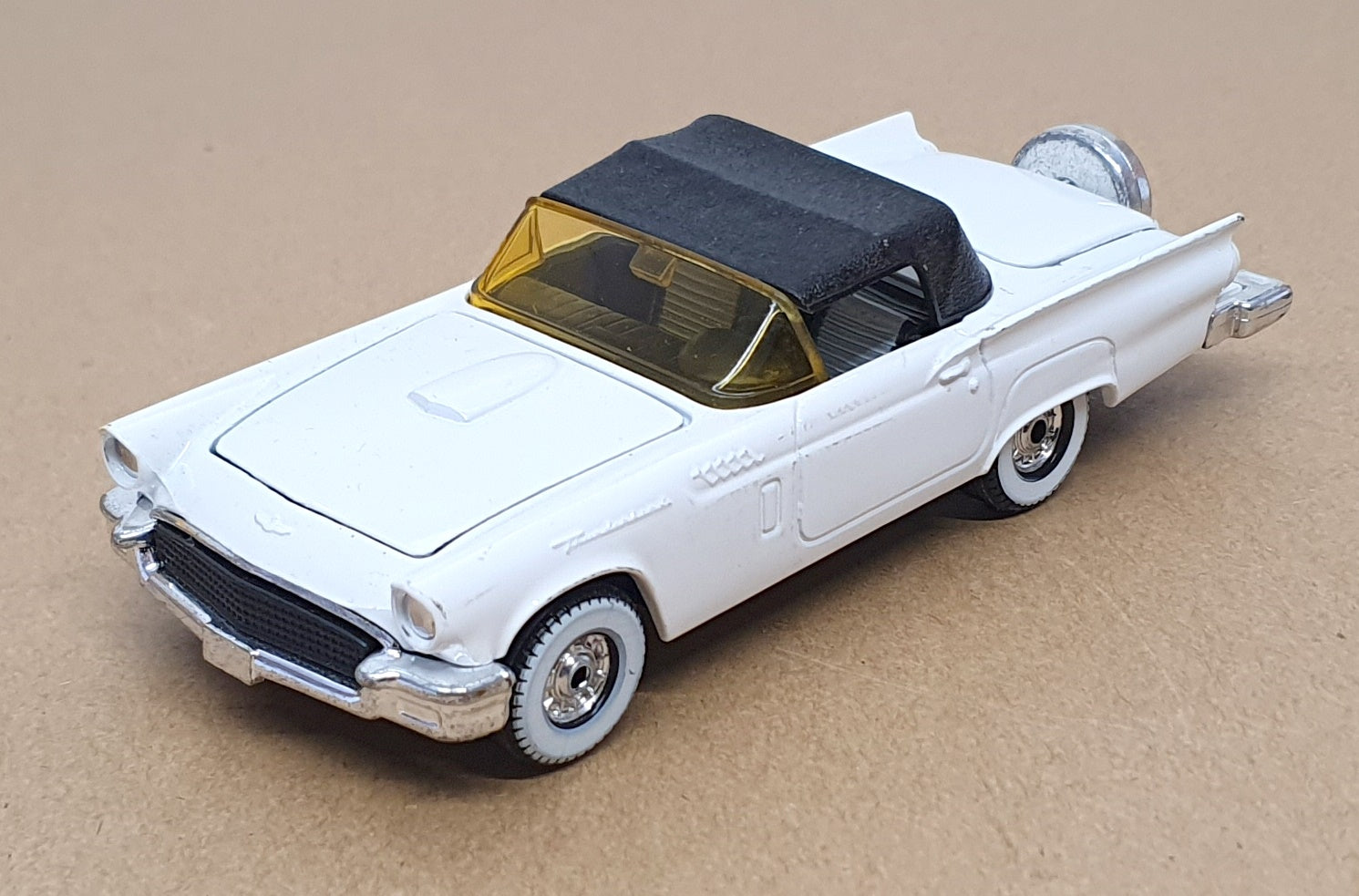 Corgi 12cm Long Diecast 810 - 1957 Ford Thundertbird - White/Black Roof