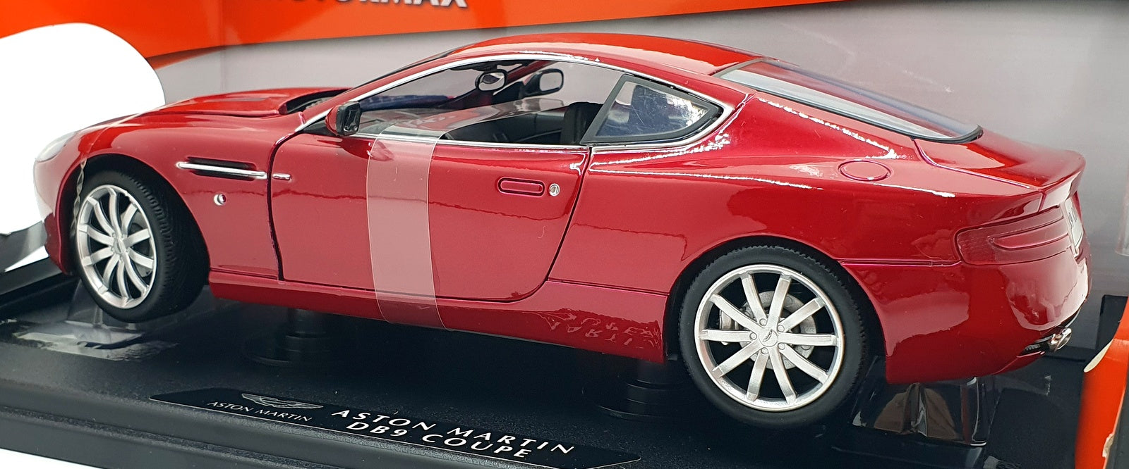 Motormax 1/18 Scale Diecast - 73174 Aston Martin DB9 Coupe - Red
