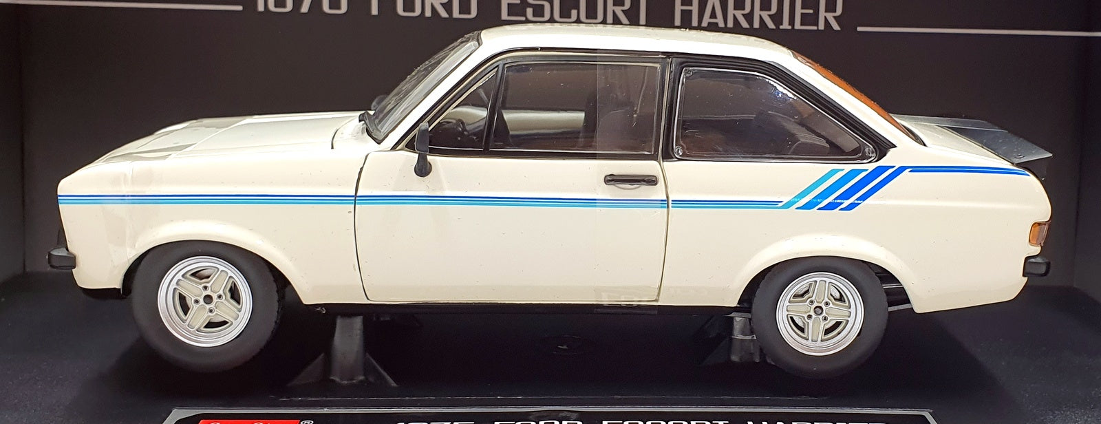 Sun Star 1/18 Diecast 4636R - 1980 Ford Escort Harrier - Diamond White